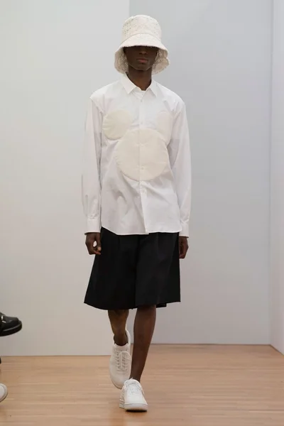 Look 17